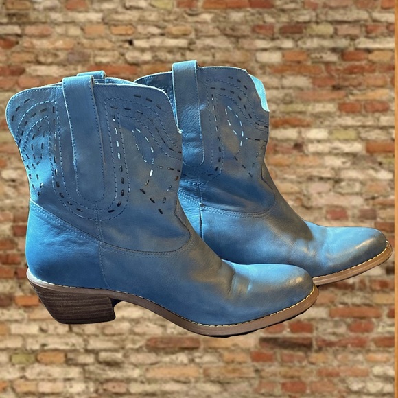 Guess Shoes - Guess Blue Leather Cowboy Booties Size 7